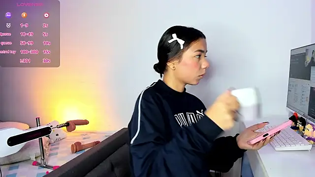 kaylaneee  online show from 05.13.26