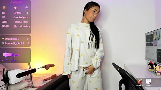 kaylaneee  online show from 05.30.26