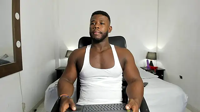 Snapshot of James_McBoy chatting on 07.17.26 James McBoy online show from 07.17.26