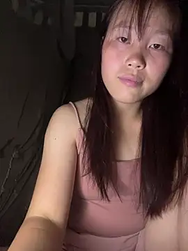 Snapshot of kekely chatting on 05.15.26 kekely online show from 05.15.26