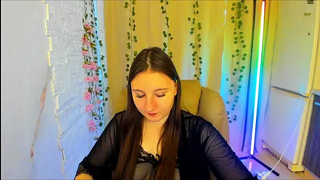 Snapshot of EvaxCharm chatting on 02.06.26 EvaxCharm online show from 02.06.26