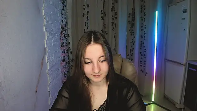 Snapshot of EvaxCharm chatting on 02.20.26 EvaxCharm online show from 02.20.26