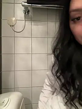 nikkiuk online show from 02.22.26