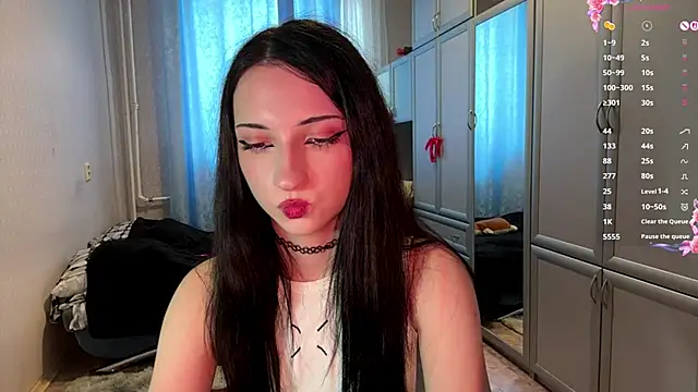 Snapshot of UrBabeLuna chatting on 03.19.26 UrBabeLuna online show from 03.19.26