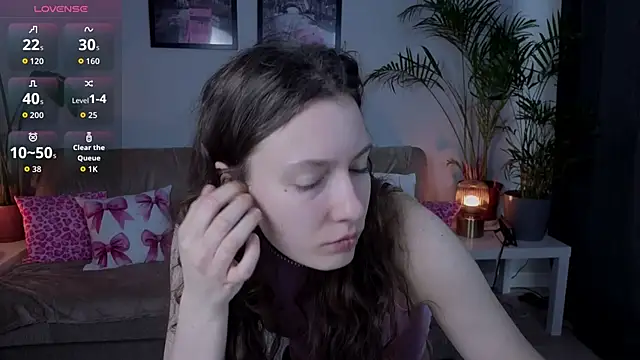 VioletaBloom online show from 02.18.26