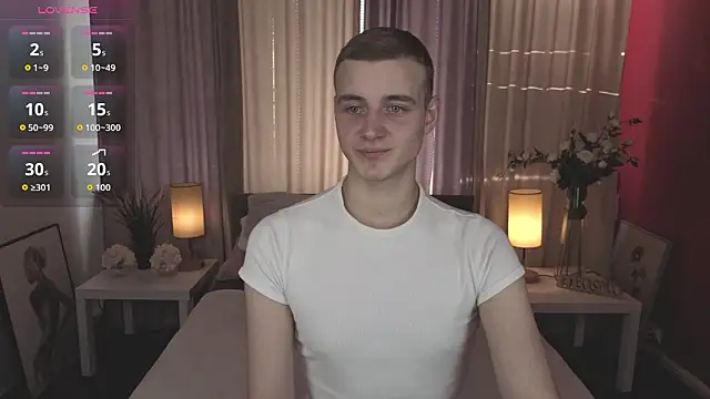 HereAlexColee online show from 02.10.26