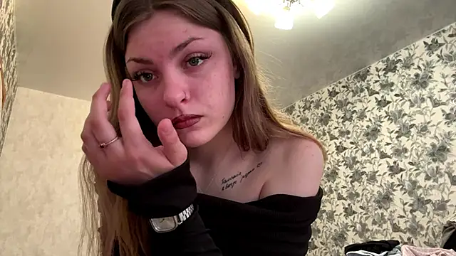 Snapshot of JackiStrum chatting on 04.15.26 JackiStrum online show from 04.15.26