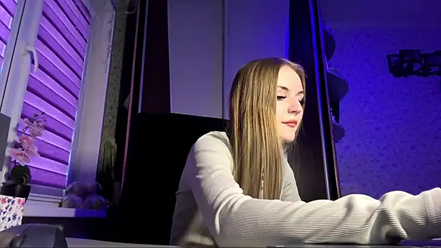 TashiaLupacchino online show from 02.04.26