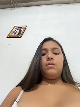 Snapshot of Baby_morena12 chatting on 04.01.26 Baby morena12 online show from 04.01.26