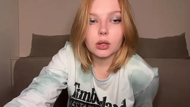 Snapshot of Ophelia_Ritz chatting on 04.29.26 Ophelia Ritz online show from 04.29.26