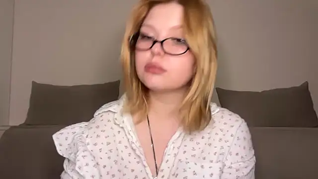 Snapshot of Ophelia_Ritz chatting on 05.21.26 Ophelia Ritz online show from 05.21.26