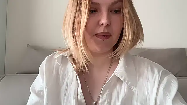 Snapshot of Ophelia_Ritz chatting on 06.05.26 Ophelia Ritz online show from 06.05.26