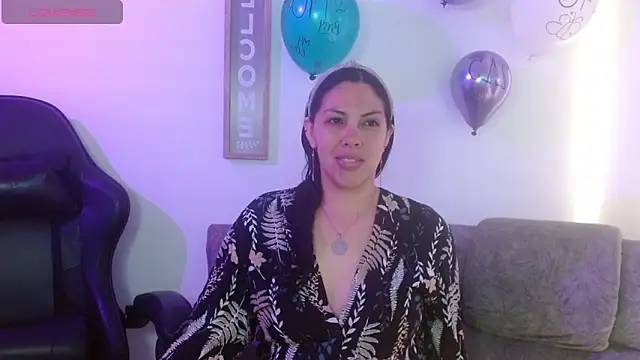 Iris bloom69 online show from 04.18.26