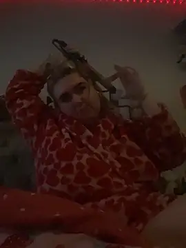 Snapshot of TwoWayT_xx chatting on 02.04.26 TwoWayT xx online show from 02.04.26