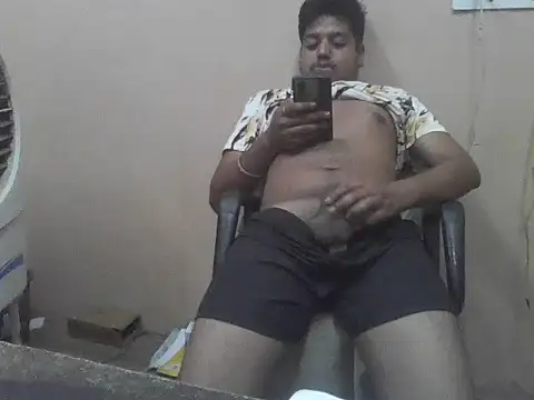 Snapshot of chocolatesboy143 chatting on 05.05.26 chocolatesboy143 online show from 05.05.26