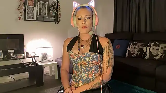 VANTABLACKXXX online show from 05.19.26