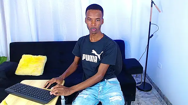 Snapshot of gusy_18 chatting on 02.27.26 gusy 18 online show from 02.27.26