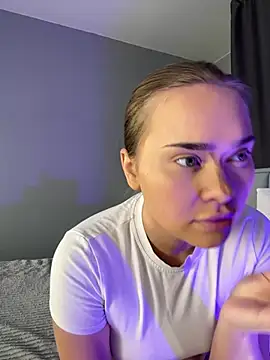 Snapshot of MonicaWestt chatting on 02.19.26 MonicaWestt online show from 02.19.26