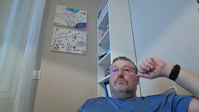 doudou310 online show from 02.12.26