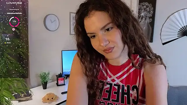 Snapshot of Lili_Torin chatting on 02.22.26 Lili Torin online show from 02.22.26