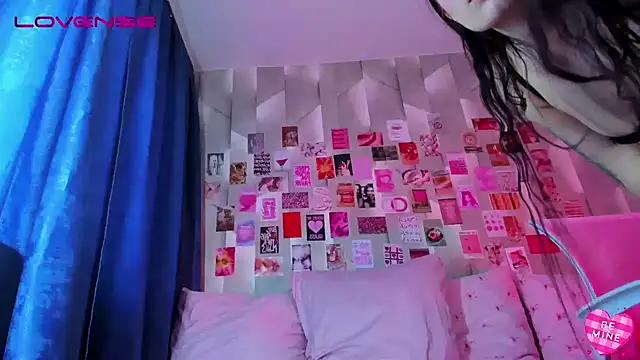 Snapshot of Alanna_Pow chatting on 02.13.26 Alanna Pow online show from 02.13.26