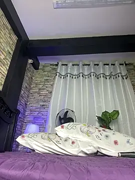 Snapshot of SluttyEll chatting on 02.01.26 SluttyEll online show from 02.01.26