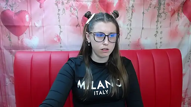 Snapshot of LilianaShine chatting on 05.16.26 LilianaShine online show from 05.16.26