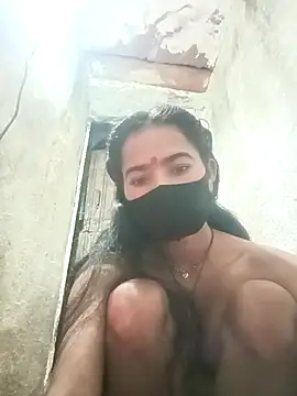 Snapshot of Sunali_Bendre chatting on 02.14.26 Sunali Bendre online show from 02.14.26