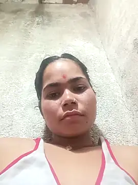 Snapshot of Sunali_Bendre chatting on 04.18.26 Sunali Bendre online show from 04.18.26