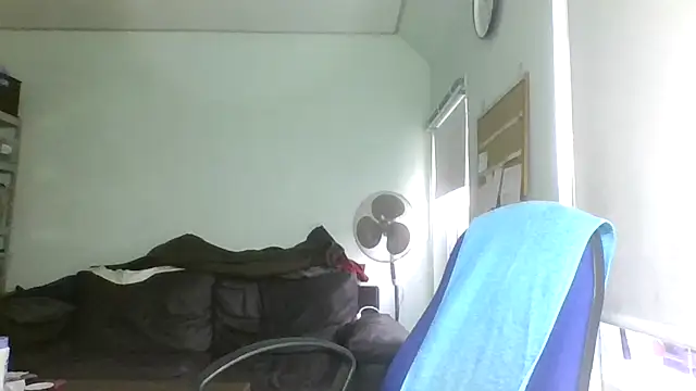Snapshot of Slave_Nicky chatting on 02.10.26 Slave Nicky online show from 02.10.26