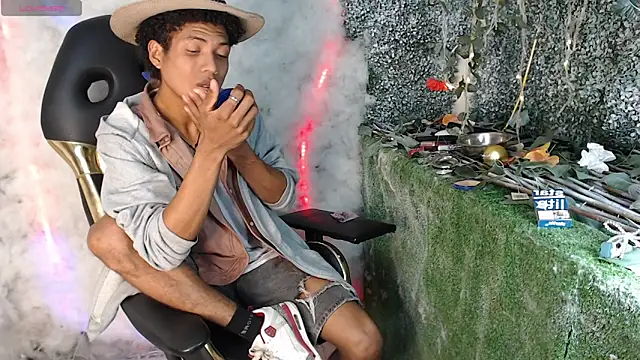 Snapshot of Walkers05 chatting on 03.15.26 Walkers05 online show from 03.15.26