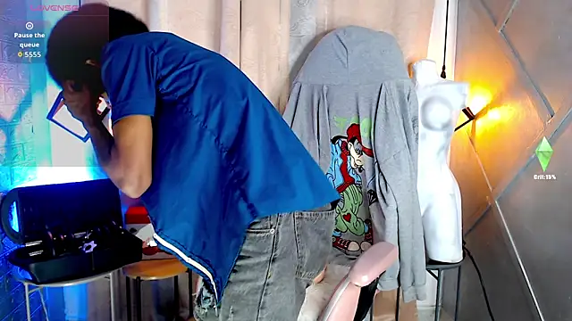 Snapshot of Walkers05 chatting on 03.31.26 Walkers05 online show from 03.31.26