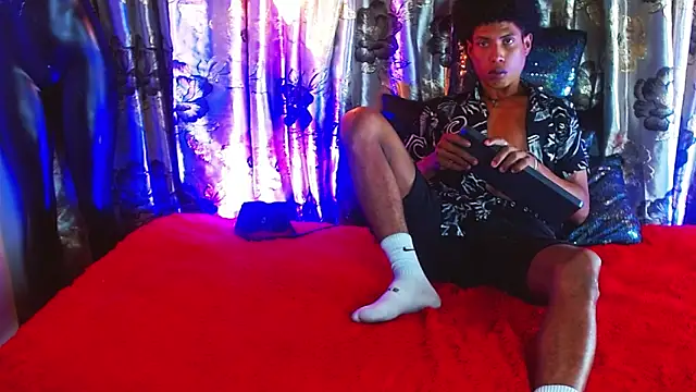 Snapshot of Walkers05 chatting on 04.05.26 Walkers05 online show from 04.05.26