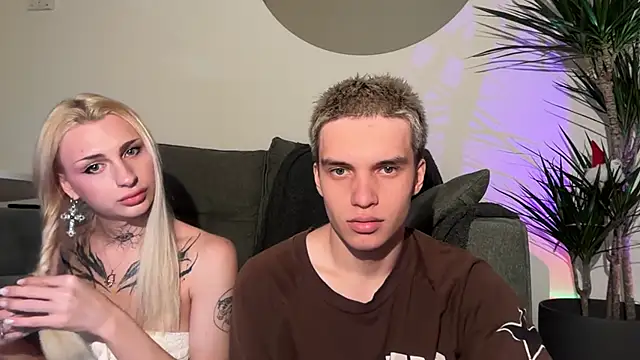 Snapshot of twl8vibe chatting on 02.26.26 twl8vibe online show from 02.26.26