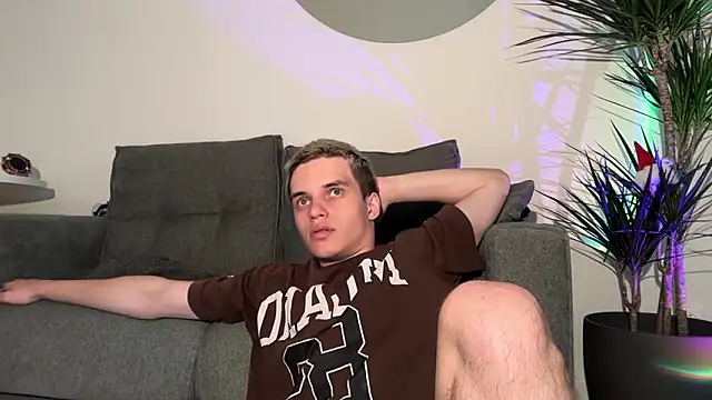 Snapshot of twl8vibe chatting on 02.28.26 twl8vibe online show from 02.28.26