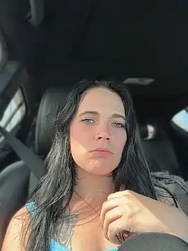 Snapshot of ahungkittykat chatting on 05.18.26 ahungkittykat online show from 05.18.26