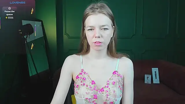 Snapshot of _Tina_Tayllor_ chatting on 04.12.26 Tina Tayllor online show from 04.12.26