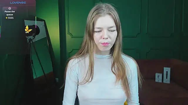 Snapshot of _Tina_Tayllor_ chatting on 04.14.26 Tina Tayllor online show from 04.14.26