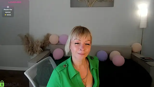 Snapshot of Ann_Annise chatting on 07.04.26 Ann Annise online show from 07.04.26
