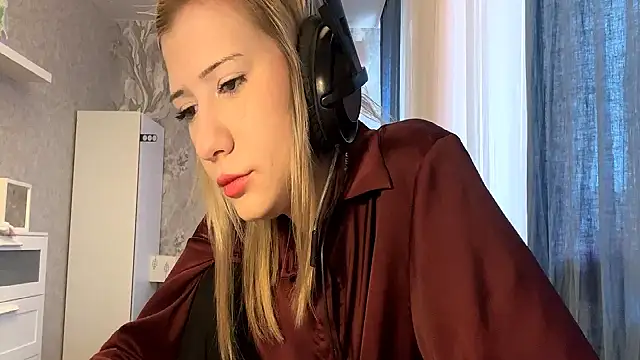 LadyFoxLove online show from 02.26.26