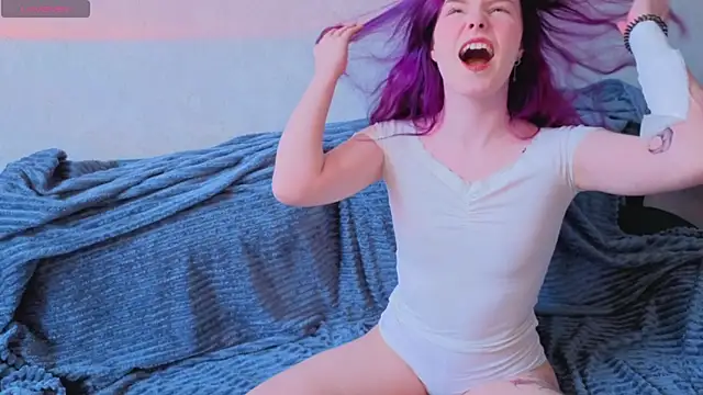 Julia Anis online show from 03.24.26