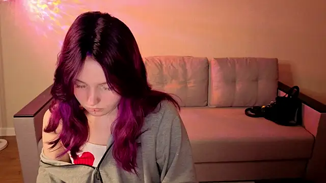 Julia Anis online show from 03.26.26