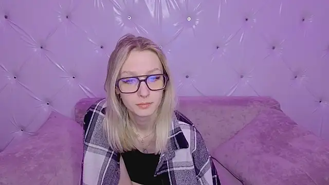 Akiro Kim7 online show from 02.24.26