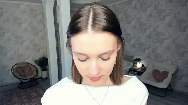 Snapshot of LianneBynon chatting on 05.07.26 LianneBynon online show from 05.07.26