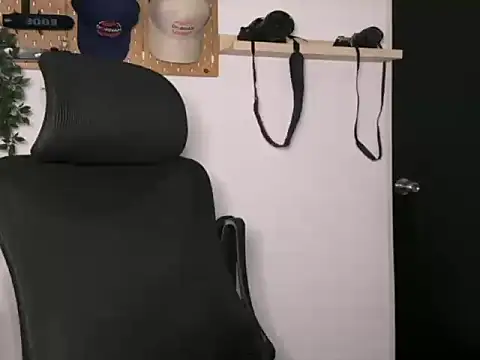 SamDornan51 online show from 02.05.26