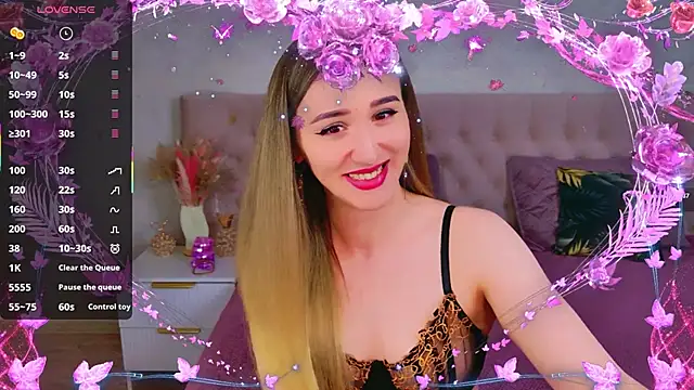 Snapshot of JasminUqueen chatting on 05.16.26 JasminUqueen online show from 05.16.26