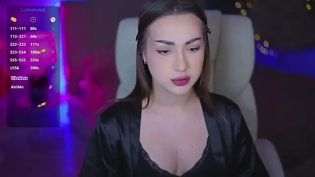 OliviaMoore  online show from 02.05.26