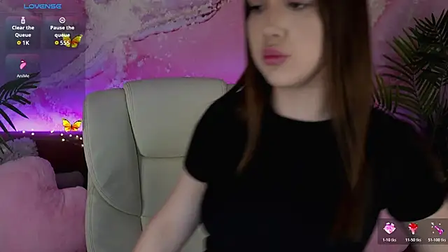 OliviaMoore  online show from 03.18.26