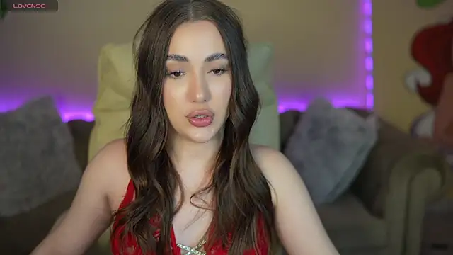 Snapshot of OliviaMoore_ chatting on 06.19.26 OliviaMoore online show from 06.19.26