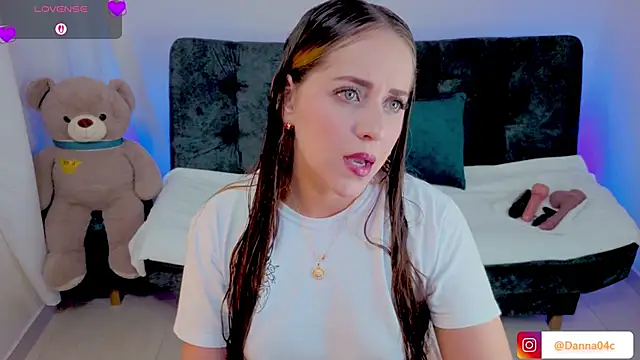 Snapshot of DannaCouper_ chatting on 03.27.26 DannaCouper online show from 03.27.26